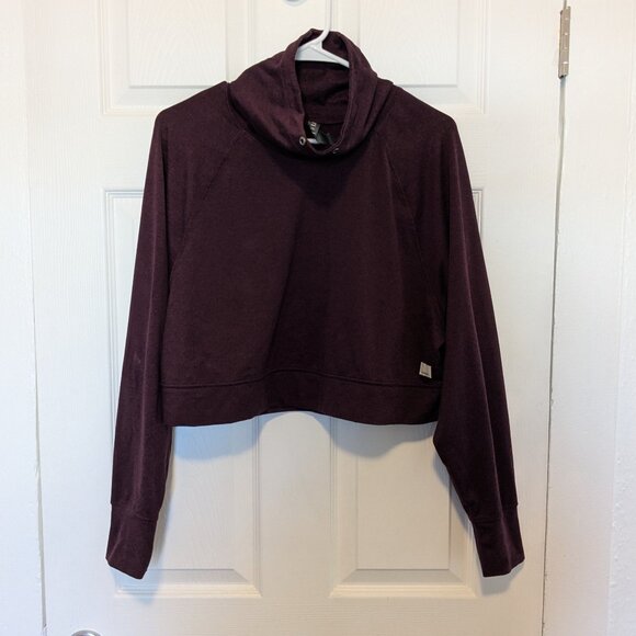 VUORI Pullover Dreamknit Halo Funnel Neck Cropped Sweatshirt Med Cerise Burgandy - Picture 1 of 9